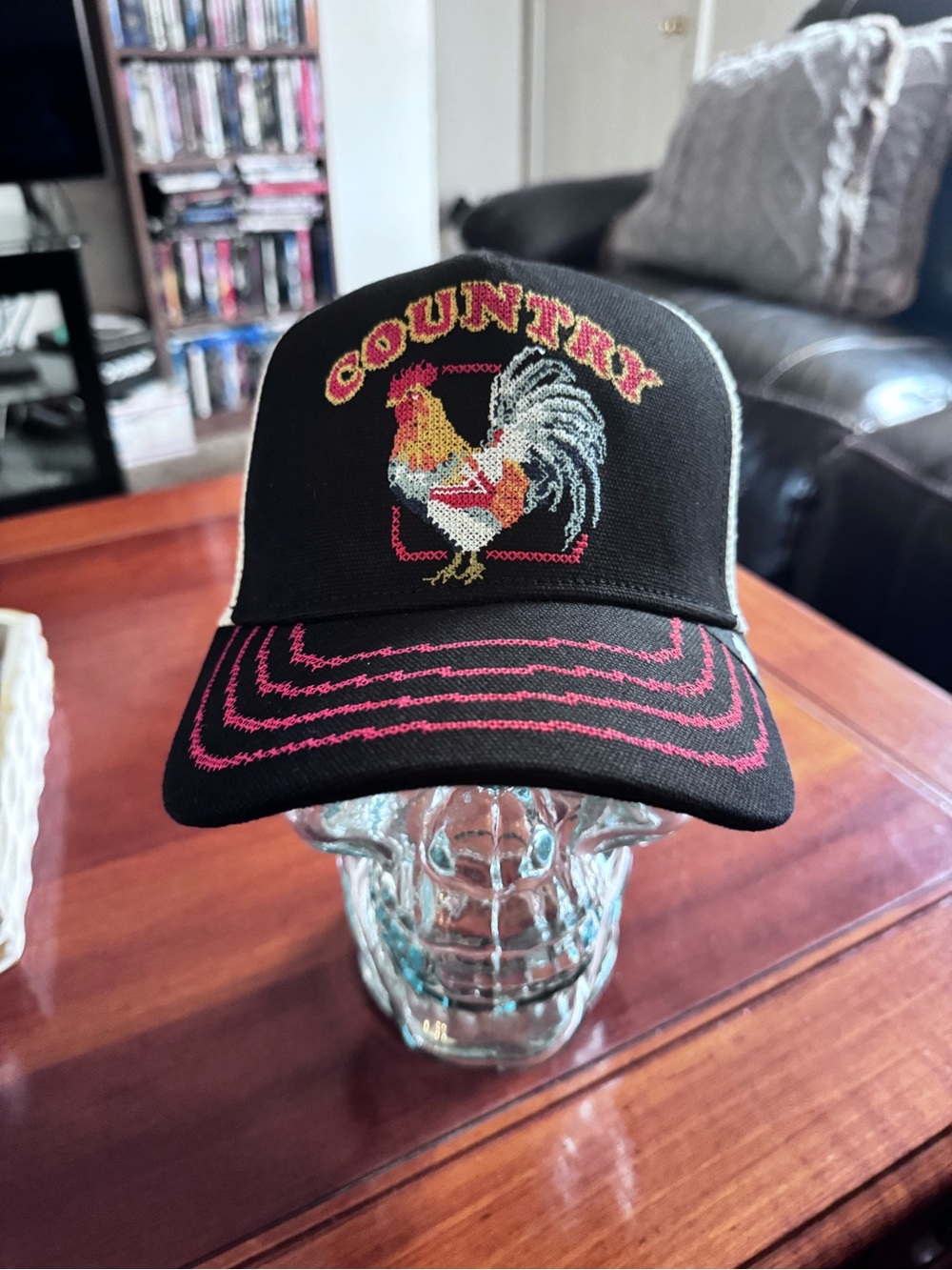 Goorin Bros. "MIDDLE OF NOWHERE"
Trucker Hat. Mesh SnapBack NWT